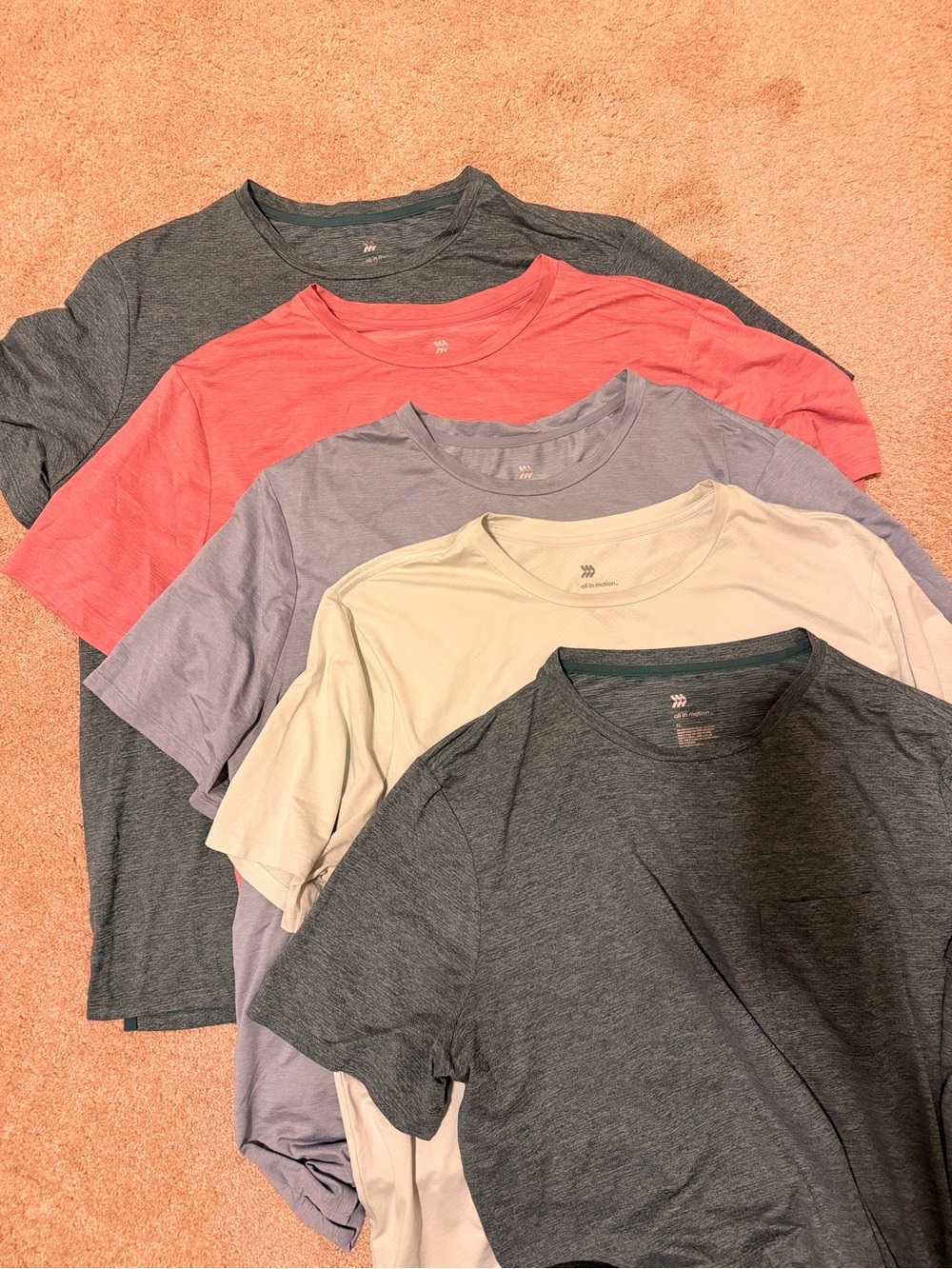 Bundle of 5 All in Motion Men’s Short Sleeve Pocket Tees - Size XL